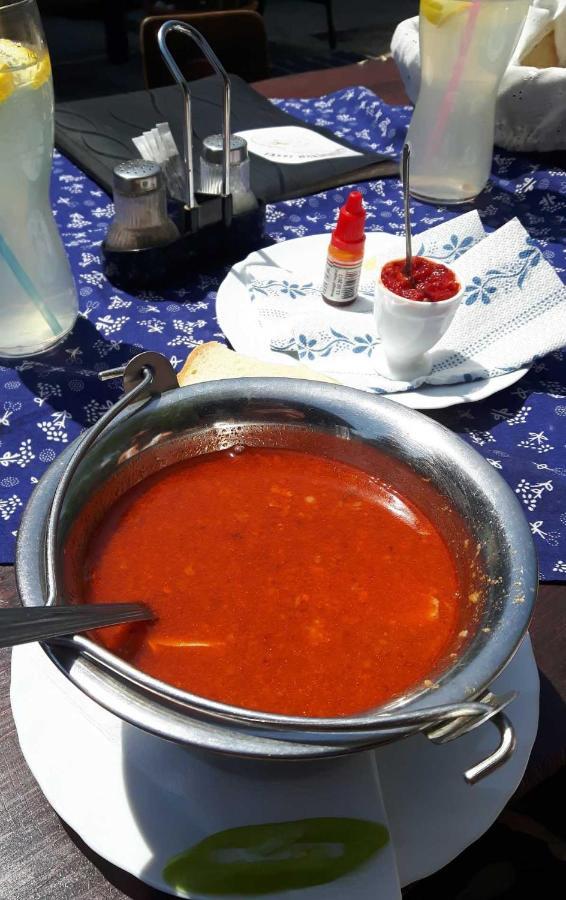 Tassi Halaszcsarda-Karasz Haz Экстерьер фото